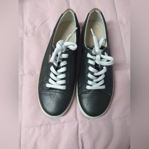 Ecco women's shoes, sz 7, deep green color